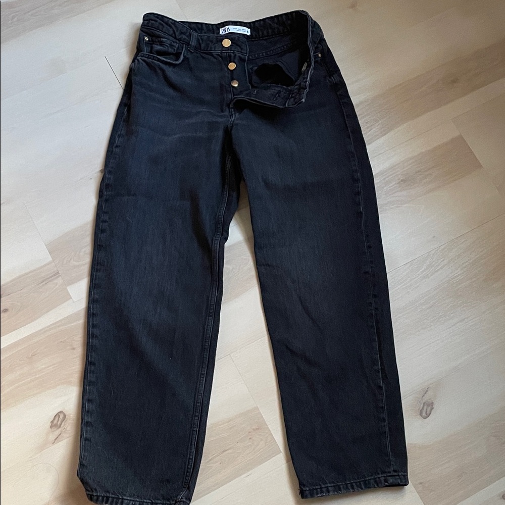 Zara Black denim mom jeans